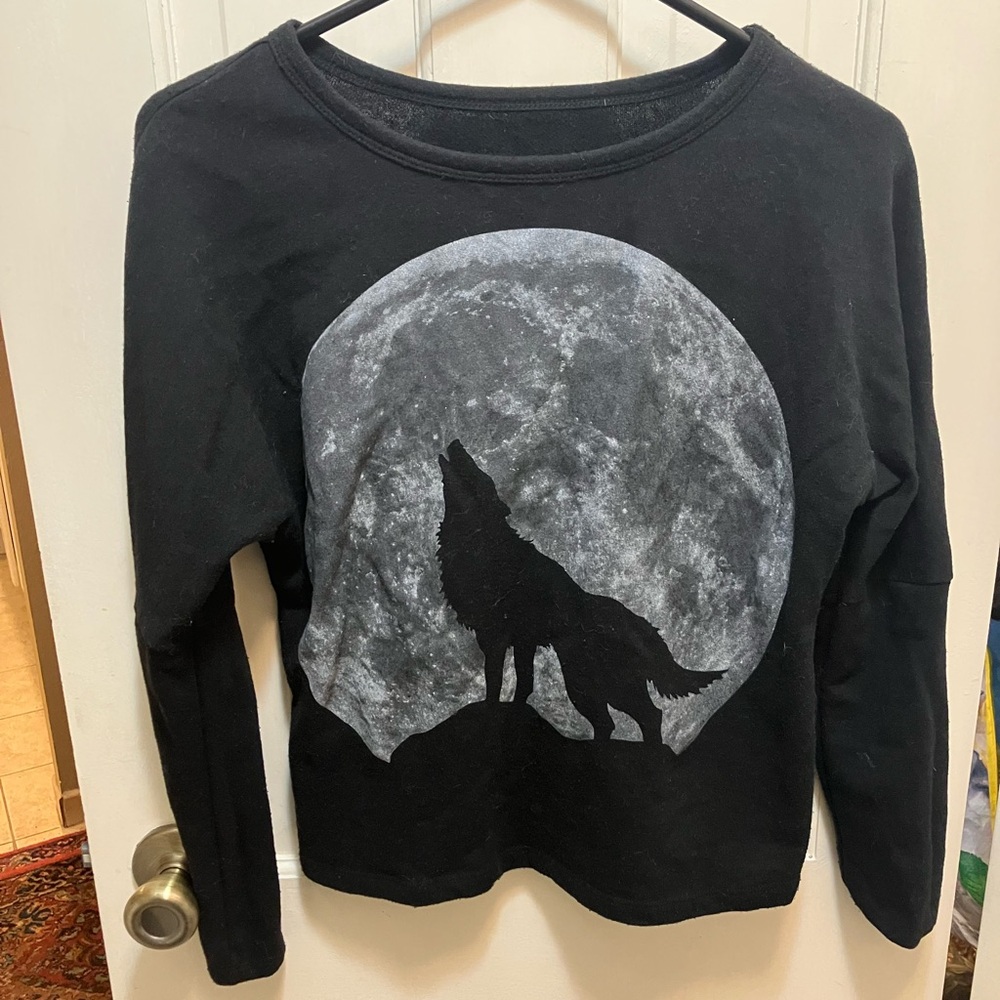 L.O.L. Vintage Black Long Sleeve with Wolf and Moon size s